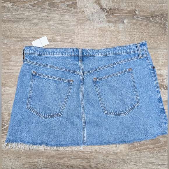 NWT Abercrombie & Fitch High Rise A-Line Jean Mini Skirt Size 18, 34 Waist - Picture 11 of 11
